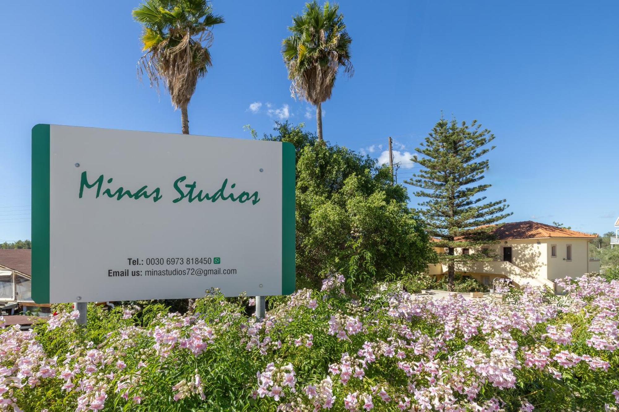 Minas Studios Lassi  Buitenkant foto